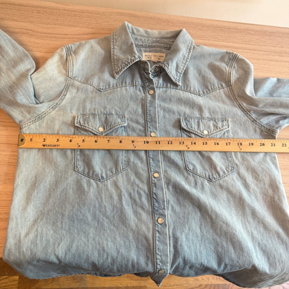 Nili Lotan Travis Denim Shirt Snap Button Light Wash Large Excellent - Picture 6 of 8